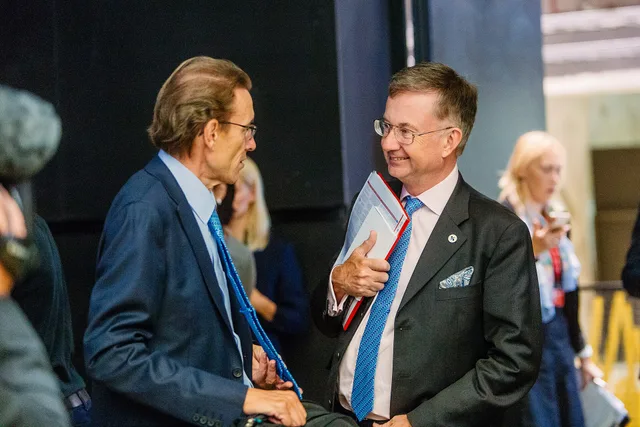 (l-r) Jean-Christophe Füeg, Head of International Affairs, Federal Office of Energy, Switzerland; Tim Abraham, Deputy Director, Department of Business, Energy and Industrial Strategy, United Kingdom Photo: Arno Mikkor (EU2017EE). Seven professional services marketing 2027 trends to plan for